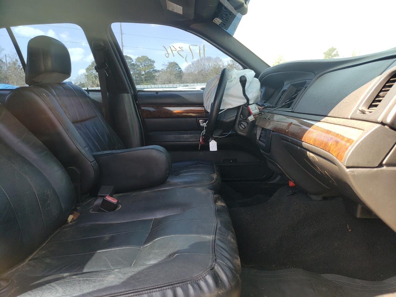 Photo 5 from auction – 2008 MERCURY GRAND MARQ with VIN 2MEFM75V38X635513