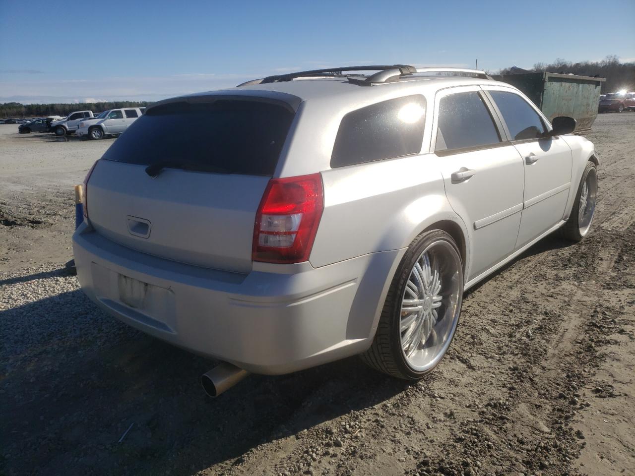 Photo 4 from auction – 2005 DODGE MAGNUM SXT with VIN 2D4FV48V05H510082
