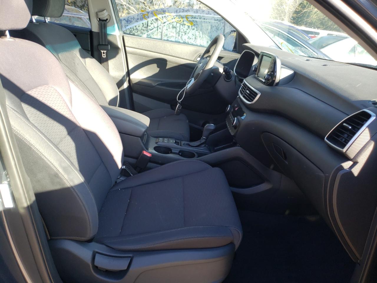 Photo 5 from auction – 2020 HYUNDAI TUCSON LIM with VIN KM8J3CA40LU248689