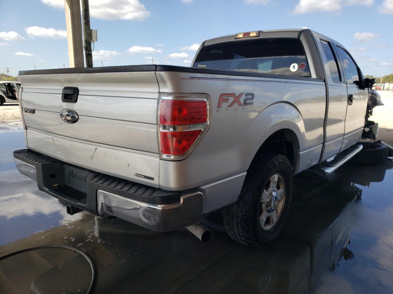 Photo 4 from auction – 2011 FORD F150 SUPER with VIN 1FTFX1CF1BFD36817