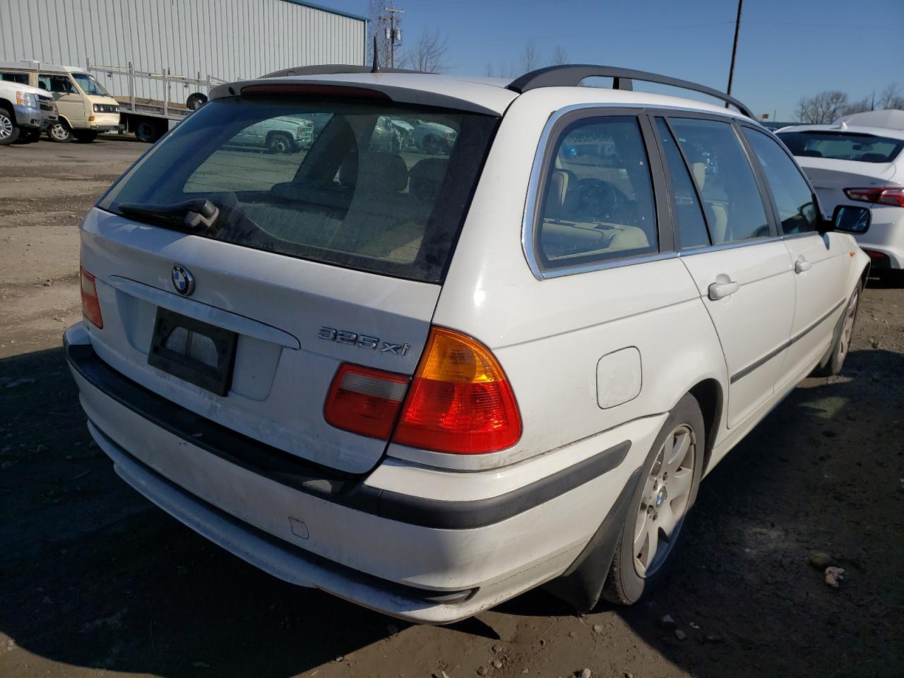 Photo 4 from auction – 2002 BMW 325 XIT with VIN WBAEP334X2PF00419