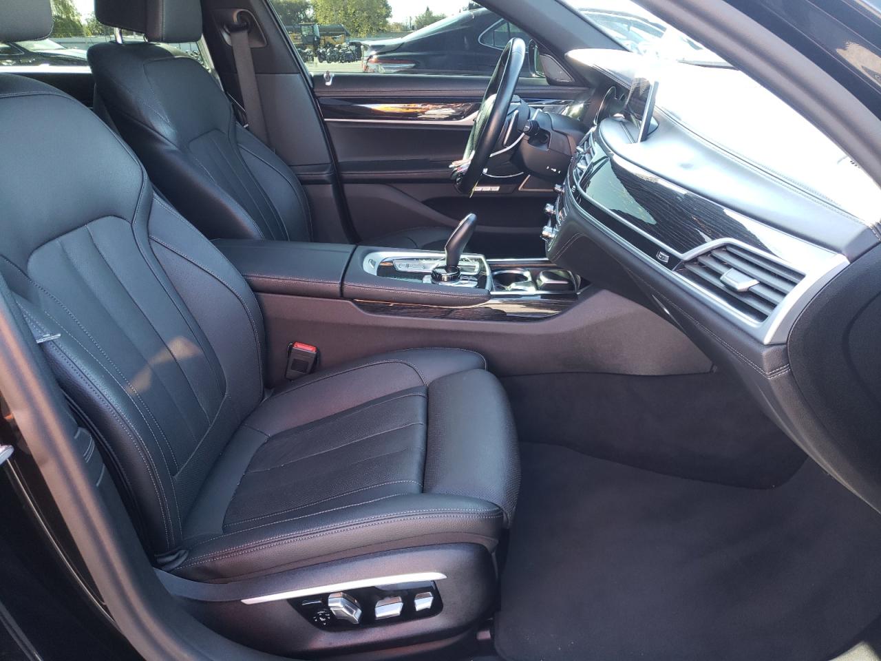 Photo 5 from auction – 2017 BMW 740 I with VIN WBA7E2C38HG741126
