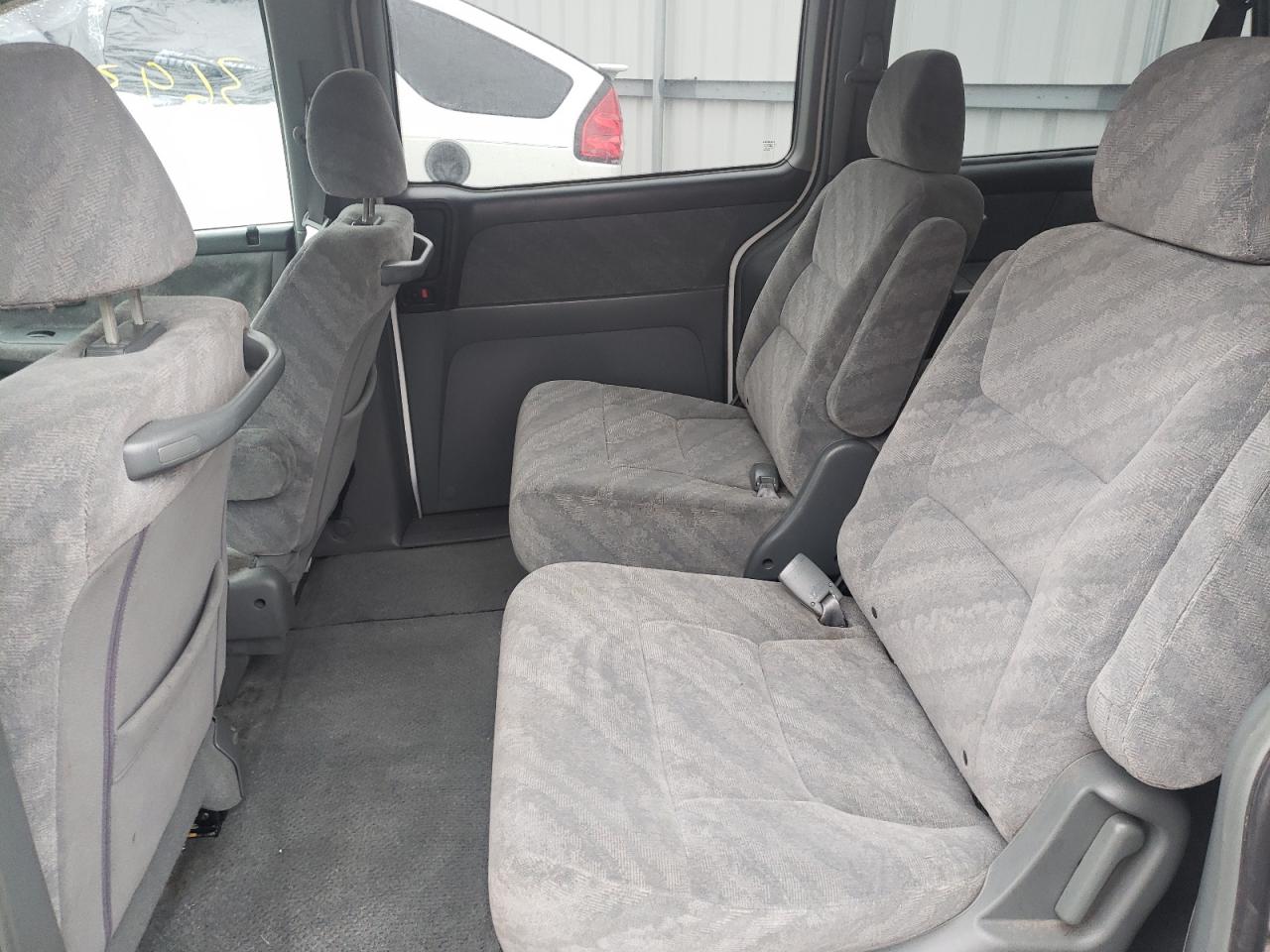 Photo 6 from auction – 2004 HONDA ODYSSEY EX with VIN 5FNRL18684B121931