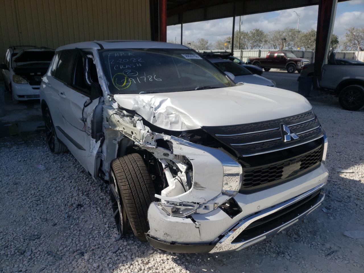 Photo 1 from auction – 2022 MITSUBISHI OUTLANDER with VIN JA4J3UA88NZ033963