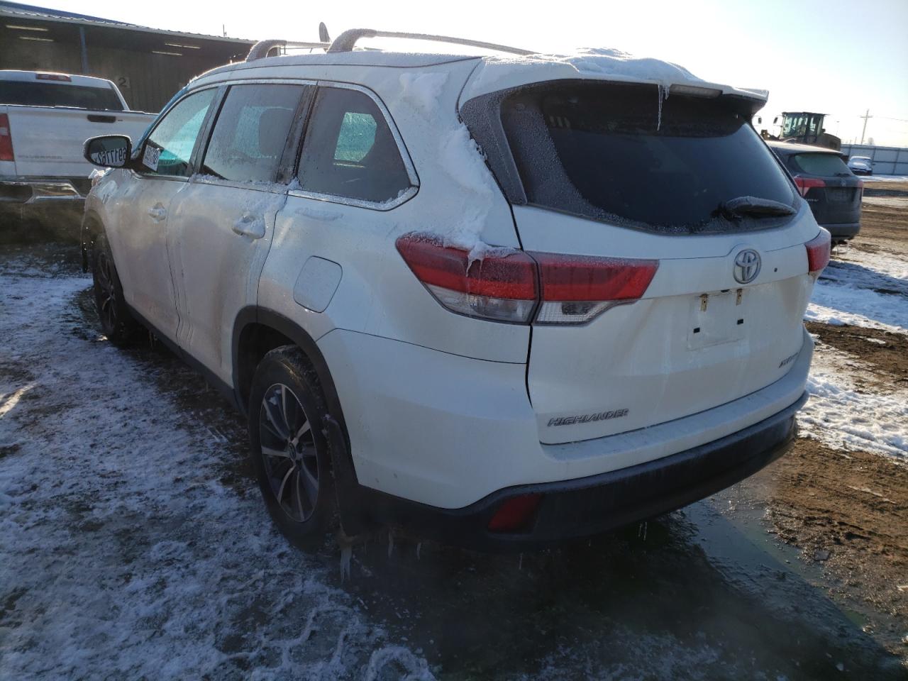 Photo 3 from auction – 2019 TOYOTA HIGHLANDER with VIN 5TDJZRFH8KS567486