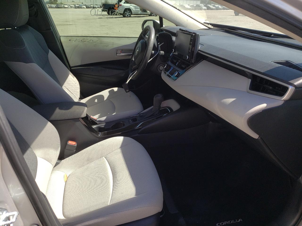 Photo 5 from auction – 2020 TOYOTA COROLLA LE with VIN JTDEPRAE4LJ015485