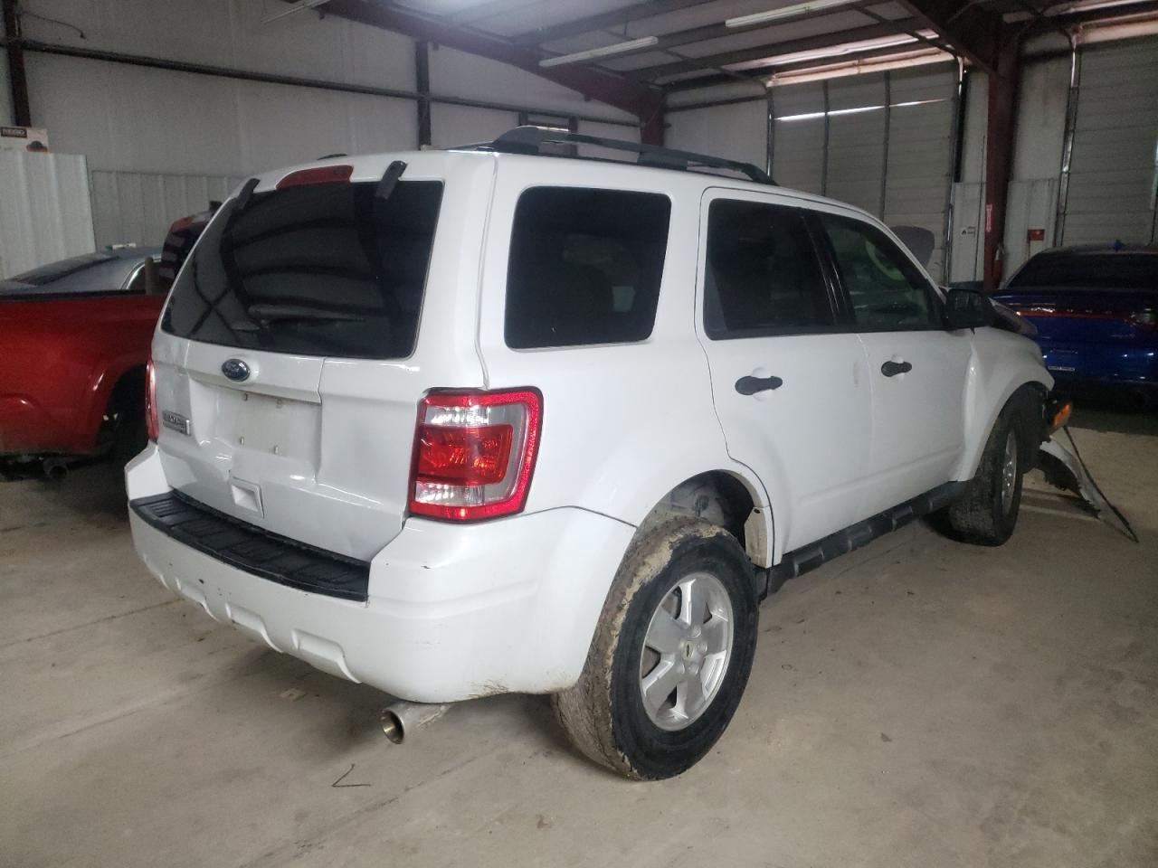 Фото 4 с аукциона – 2011 FORD ESCAPE XLT с VIN 1FMCU0D79BKB86083