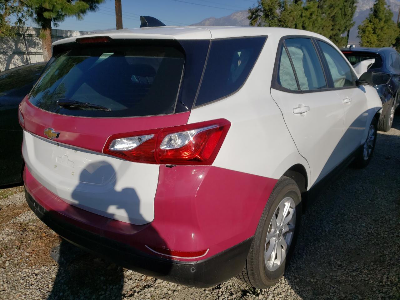 Photo 4 from auction – 2020 CHEVROLET EQUINOX with VIN 3GNAX5EV5LS680192