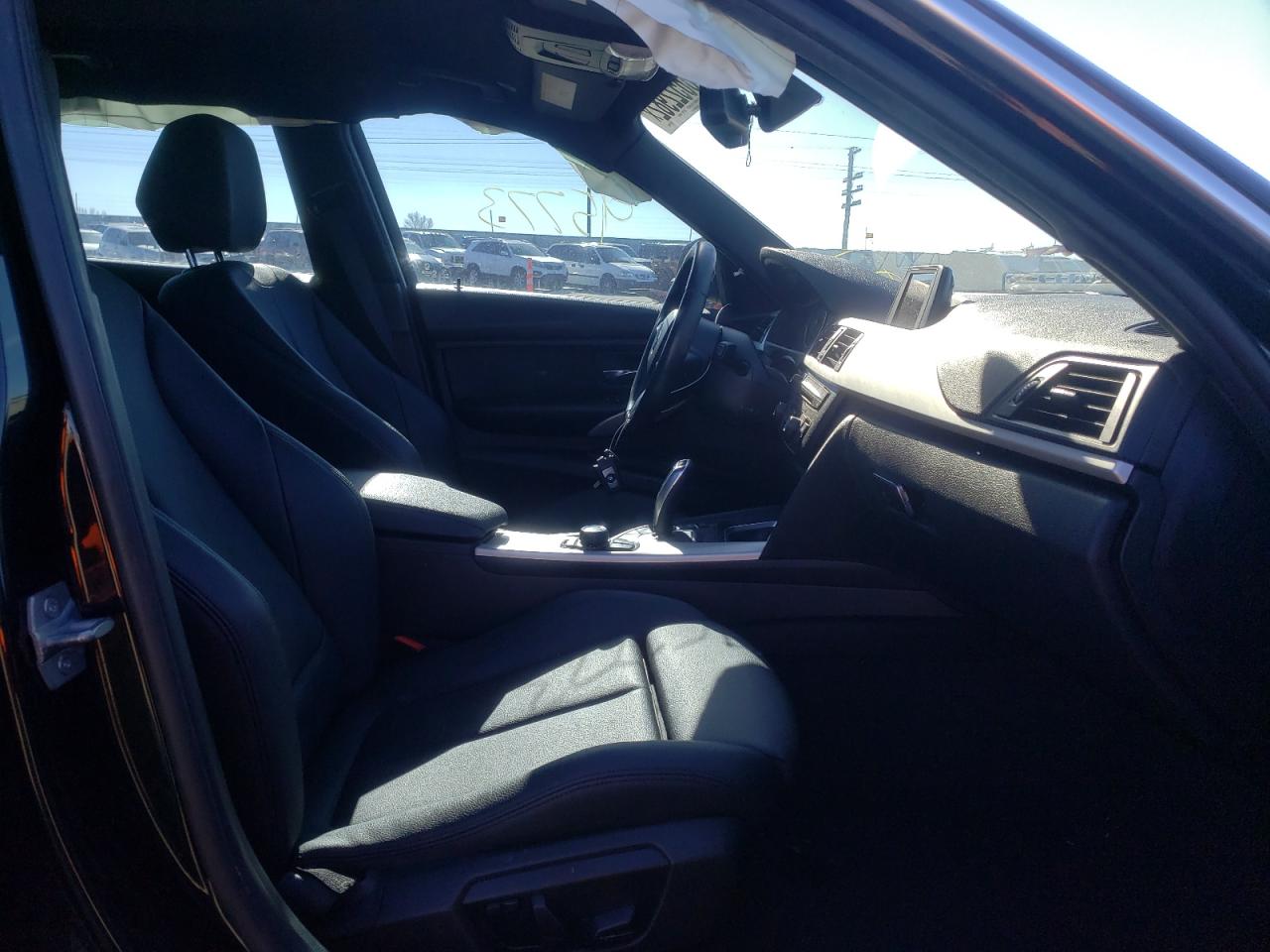 Photo 5 from auction – 2015 BMW 320 I with VIN WBA3B1G51FNT02341