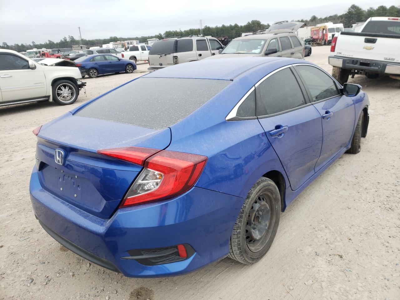 Photo 4 from auction – 2017 HONDA CIVIC LX with VIN 19XFC2F57HE035086