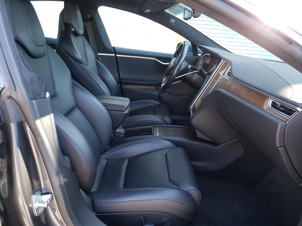 Photo 5 from auction – 2018 TESLA MODEL S with VIN 5YJSA1E4XJF247732
