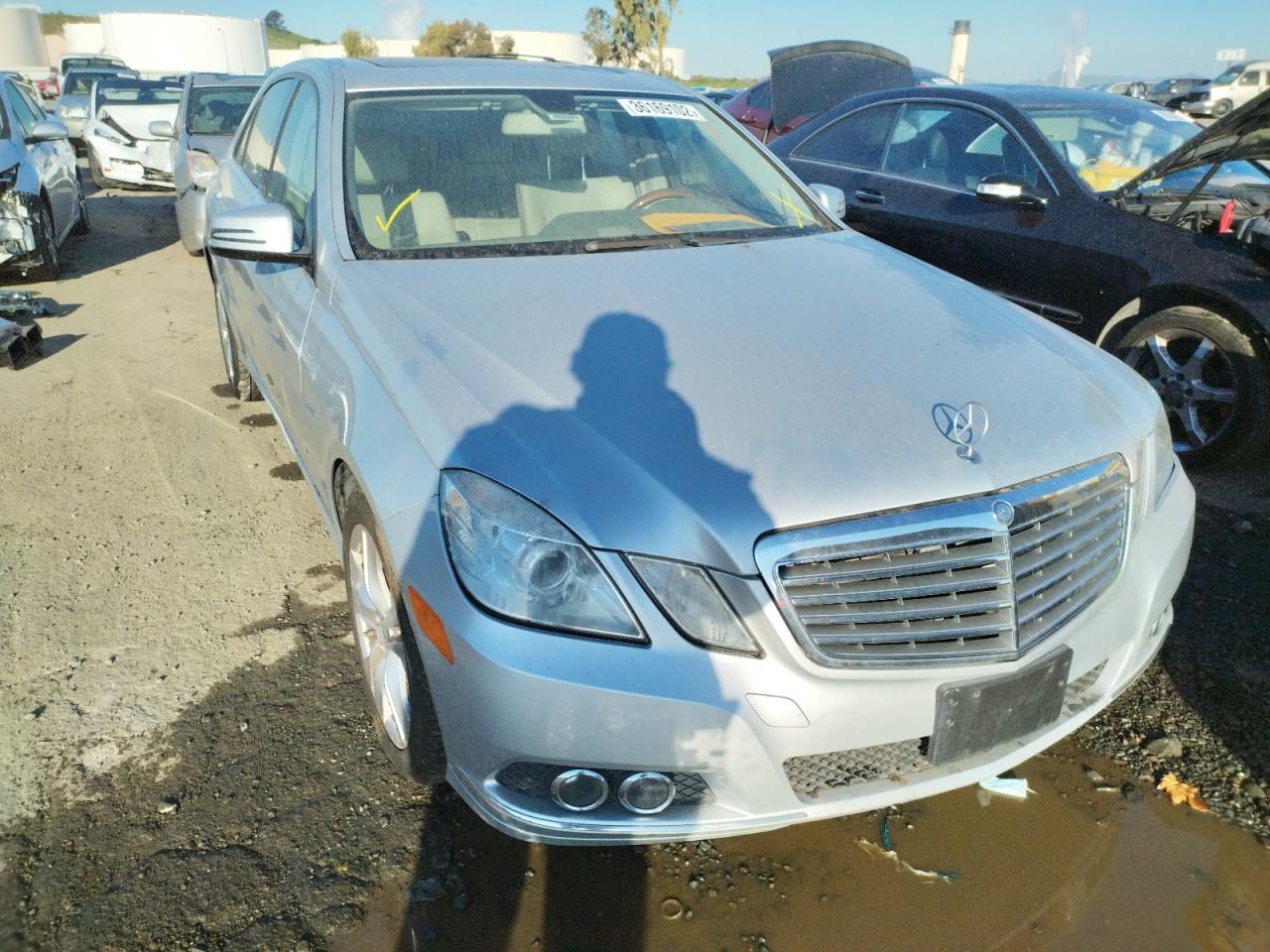 MERCEDES-BENZ E 350 BLUE 2011 with VIN WDDHF2EB9BA293830 - Photo from auction