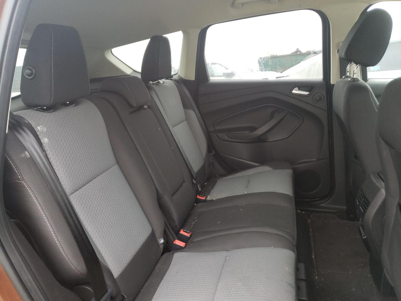 Photo 6 from auction – 2017 FORD ESCAPE SE with VIN 1FMCU9GD8HUD44562