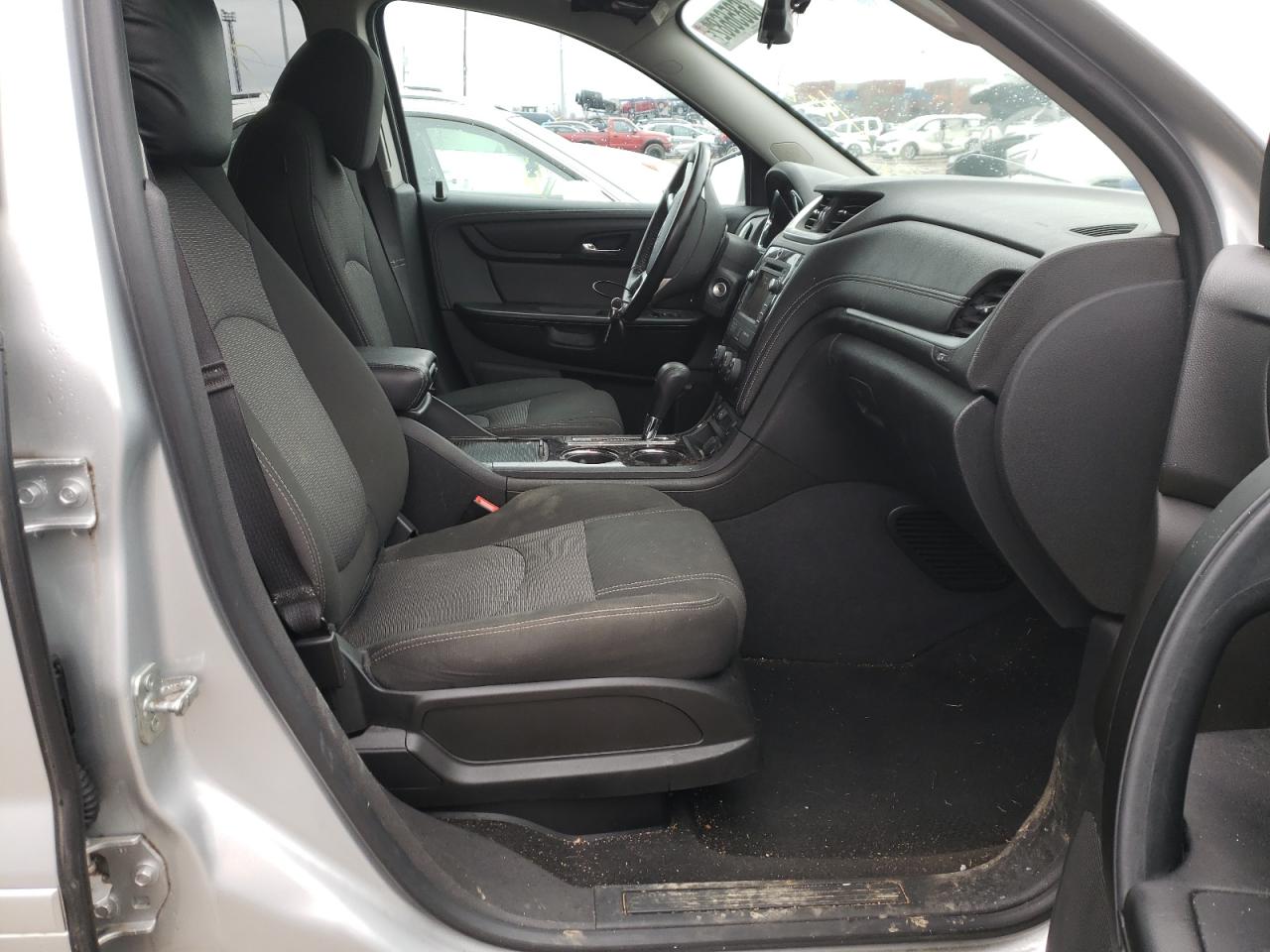 Photo 5 from auction – 2016 CHEVROLET TRAVERSE L with VIN 1GNKRGKD8GJ345621