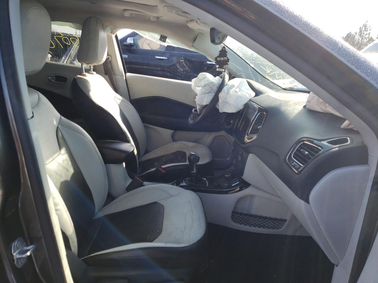 Photo 5 from auction – 2018 JEEP COMPASS LI with VIN 3C4NJDCB4JT206708