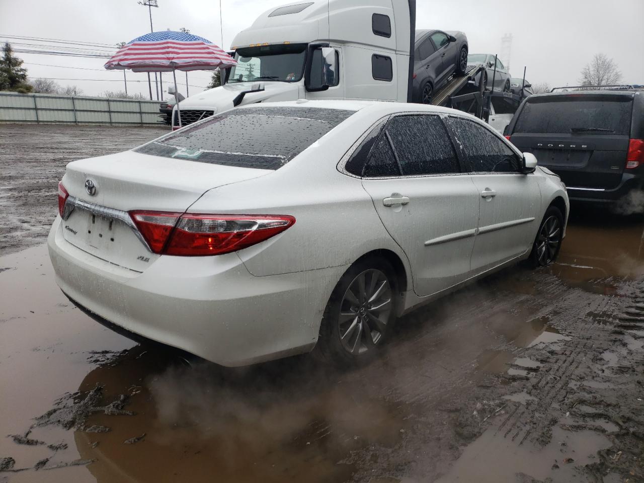 Photo 4 from auction – 2016 TOYOTA CAMRY LE with VIN 4T1BF1FK0GU567149