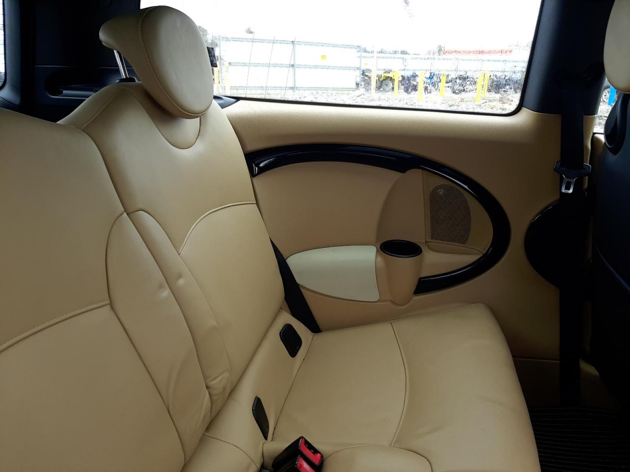 Photo 6 from auction – 2010 MINI COOPER S C with VIN WMWMM3C58ATZ33463