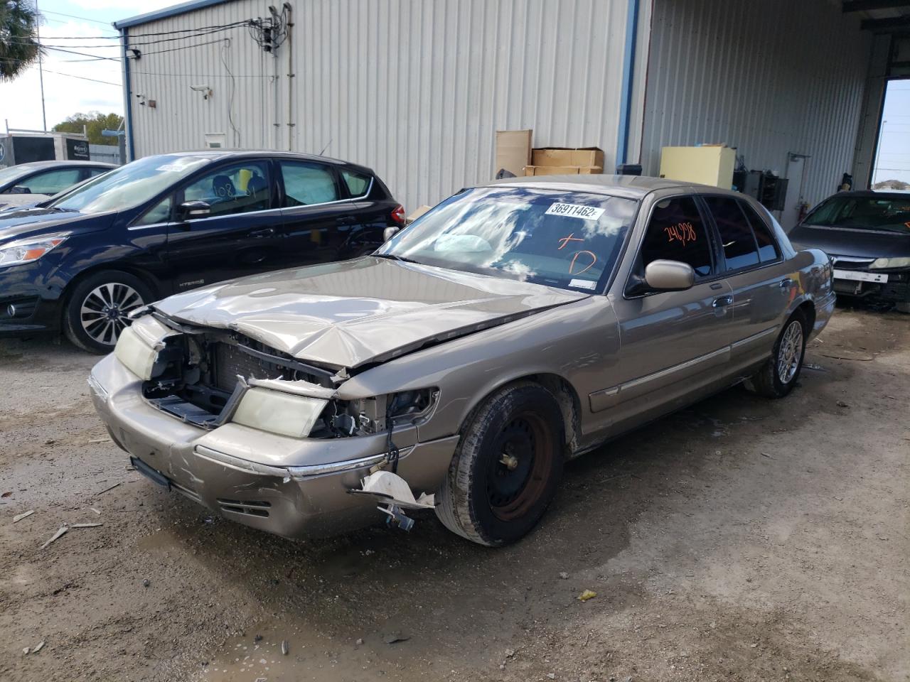 Photo 2 from auction – 2001 MERCURY GRAND MARQ with VIN 2MEFM74W81X671908