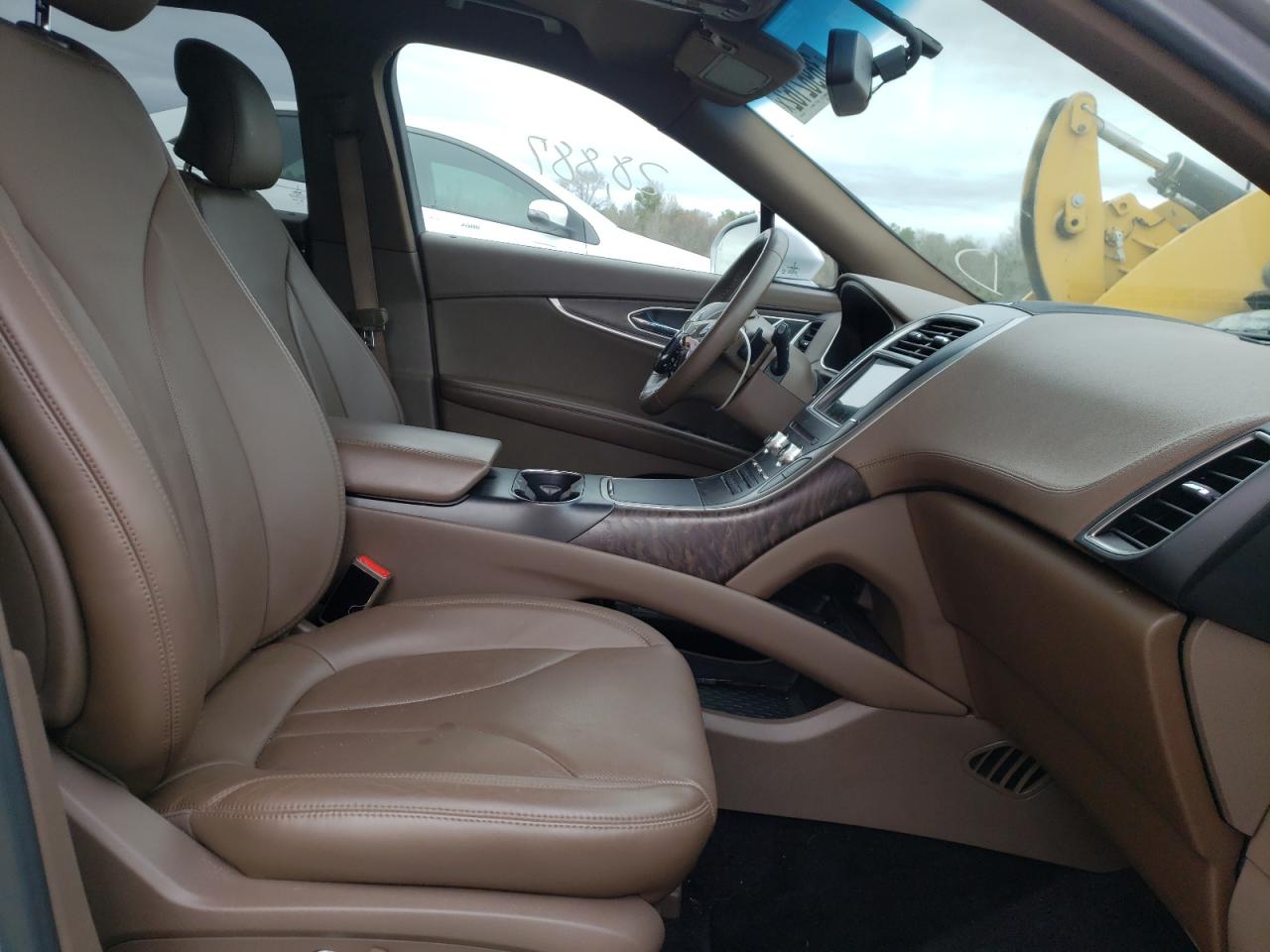 Photo 5 from auction – 2016 LINCOLN MKX RESERV with VIN 2LMTJ8LRXGBL67077