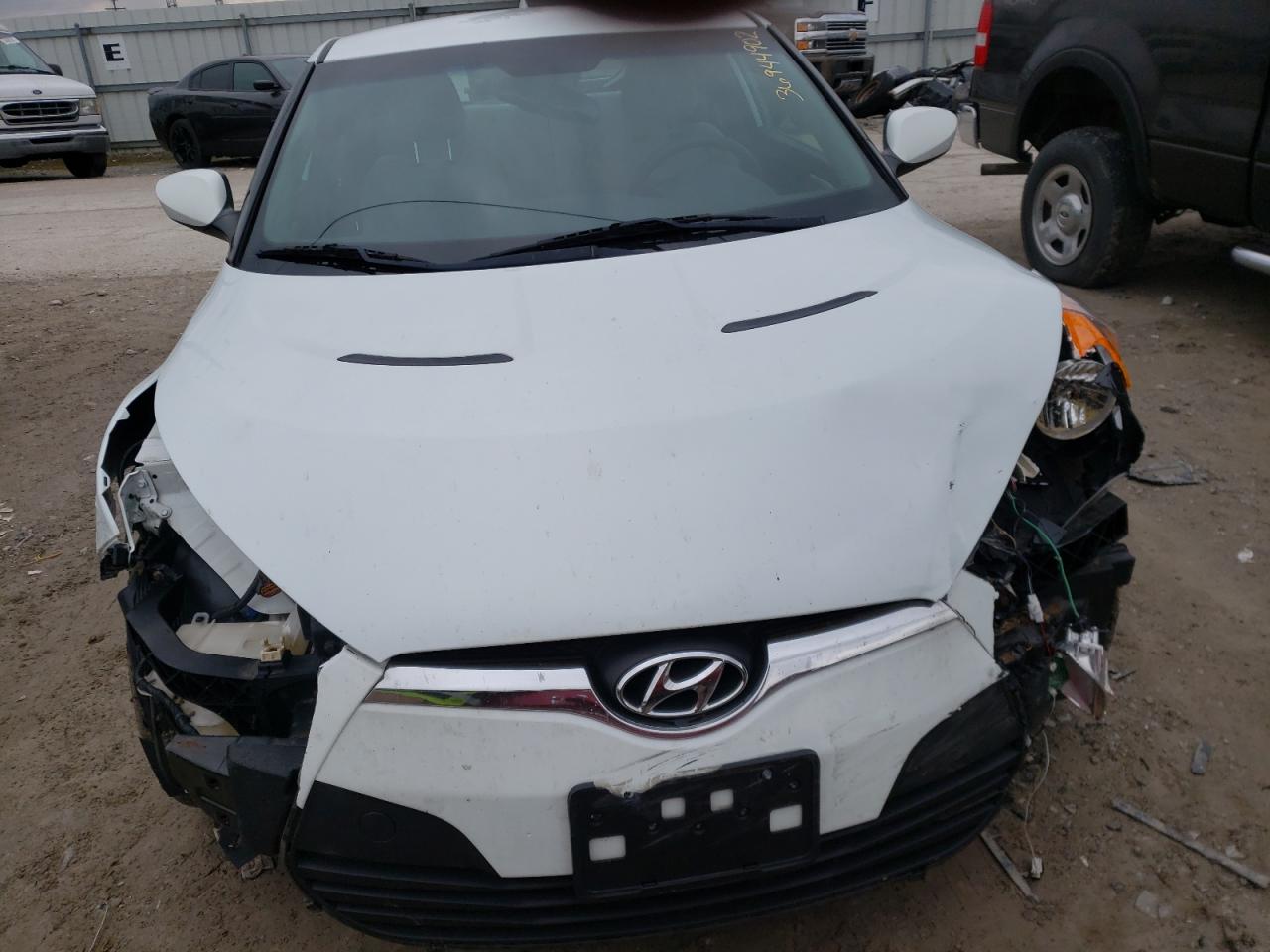 Photo 9 from auction – 2013 HYUNDAI VELOSTER with VIN KMHTC6AD2DU093347