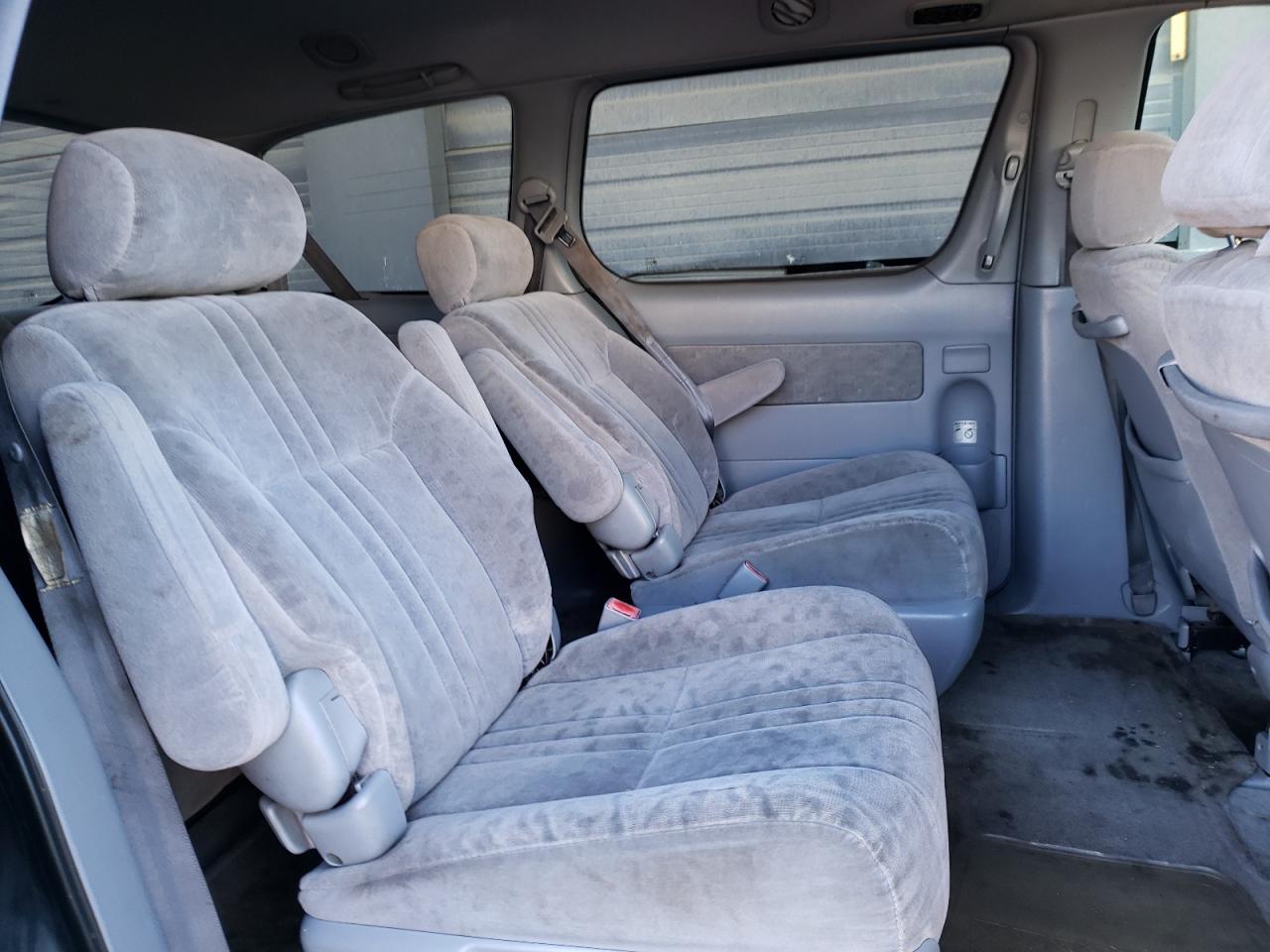 Photo 6 from auction – 2001 TOYOTA SIENNA with VIN 4T3ZF13C11U368721
