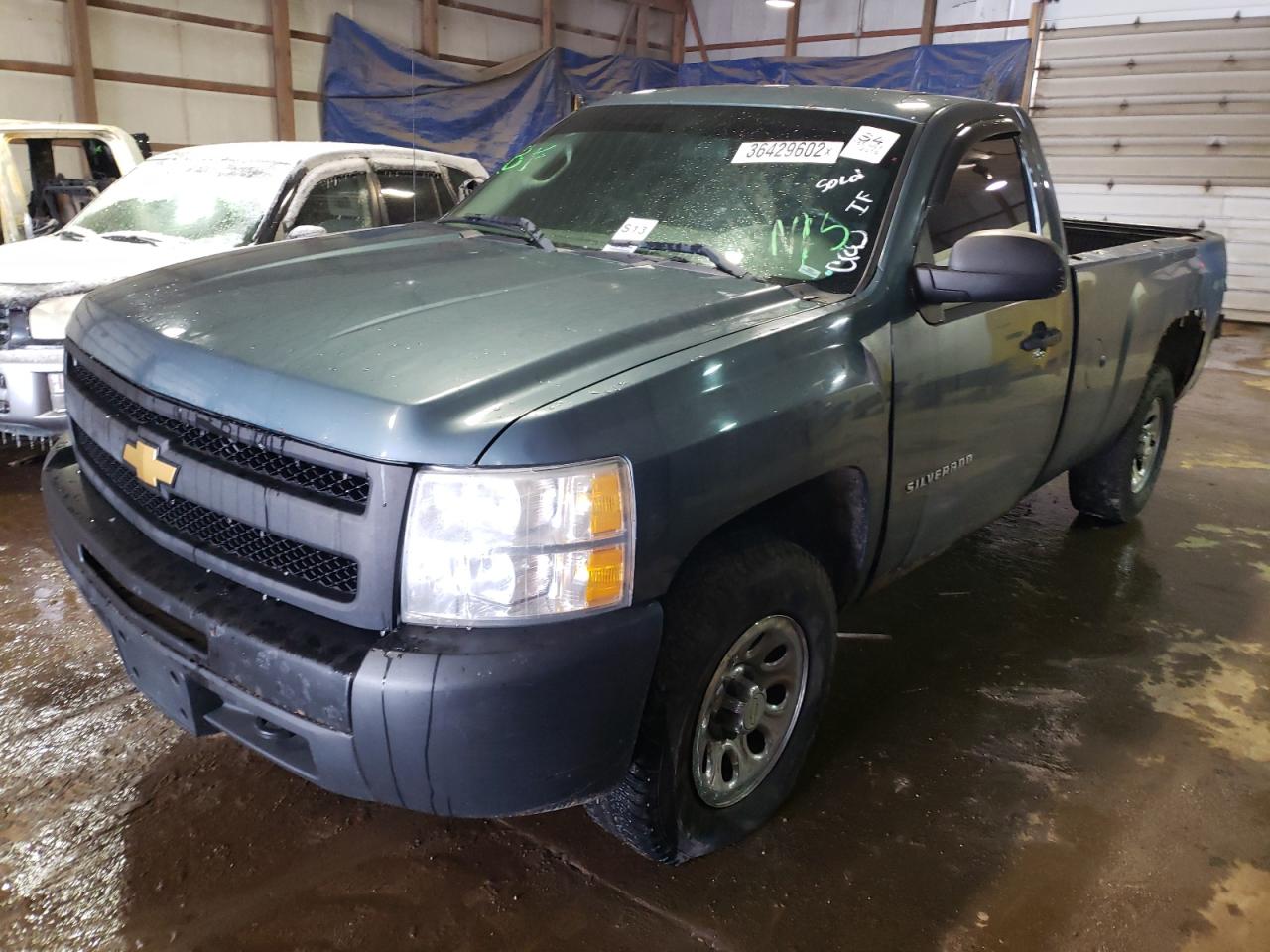 Photo 2 from auction – 2010 CHEVROLET SILVERADO with VIN 1GCPKPEA7AZ205900