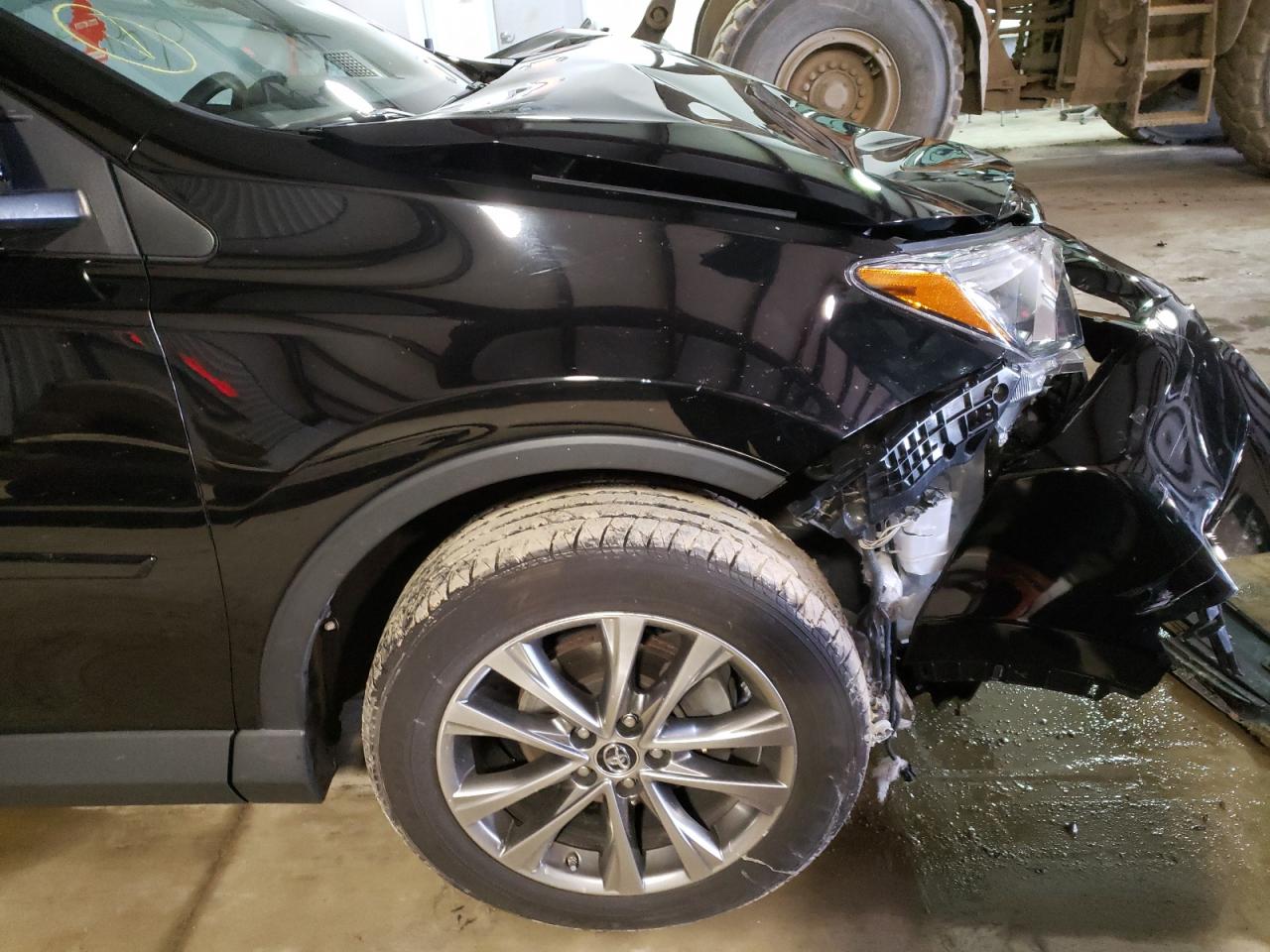 Photo 9 from auction – 2016 TOYOTA RAV4 LIMIT with VIN 2T3DFREV3GW430412