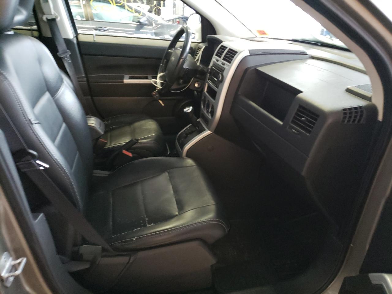 Photo 5 from auction – 2008 JEEP COMPASS LI with VIN 1J8FF57W88D636789