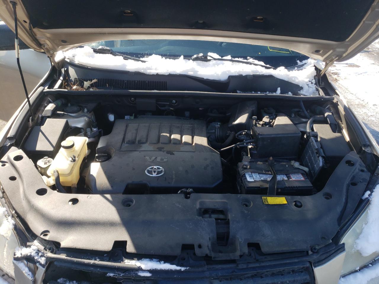 Photo 7 from auction – 2010 TOYOTA RAV4 with VIN JTMBK4DV7A5085892