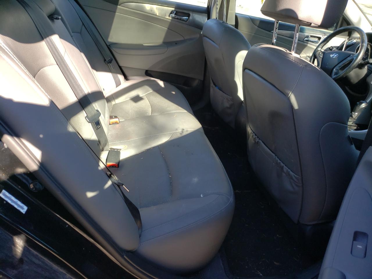 Photo 6 from auction – 2014 HYUNDAI SONATA HYB with VIN KMHEC4A40EA111490