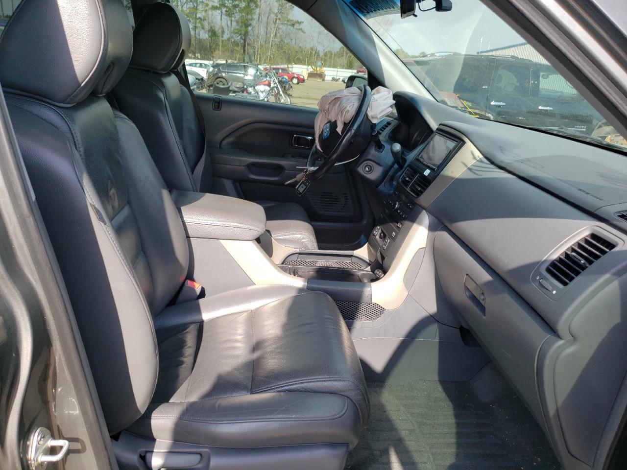 Photo 5 from auction – 2007 HONDA PILOT EXL with VIN 5FNYF18667B013945