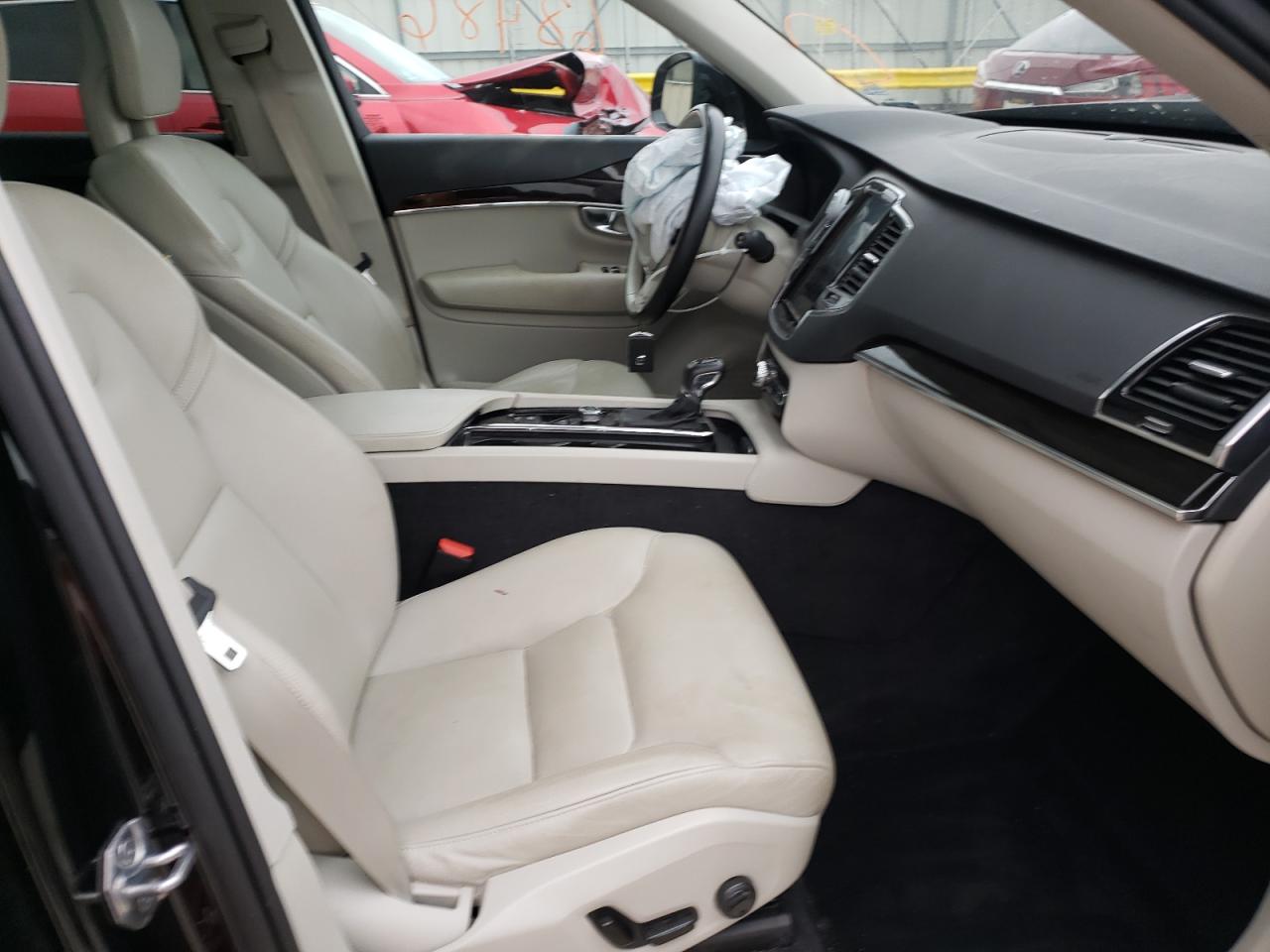 Photo 5 from auction – 2018 VOLVO XC90 T5 with VIN YV4102XK2J1373234
