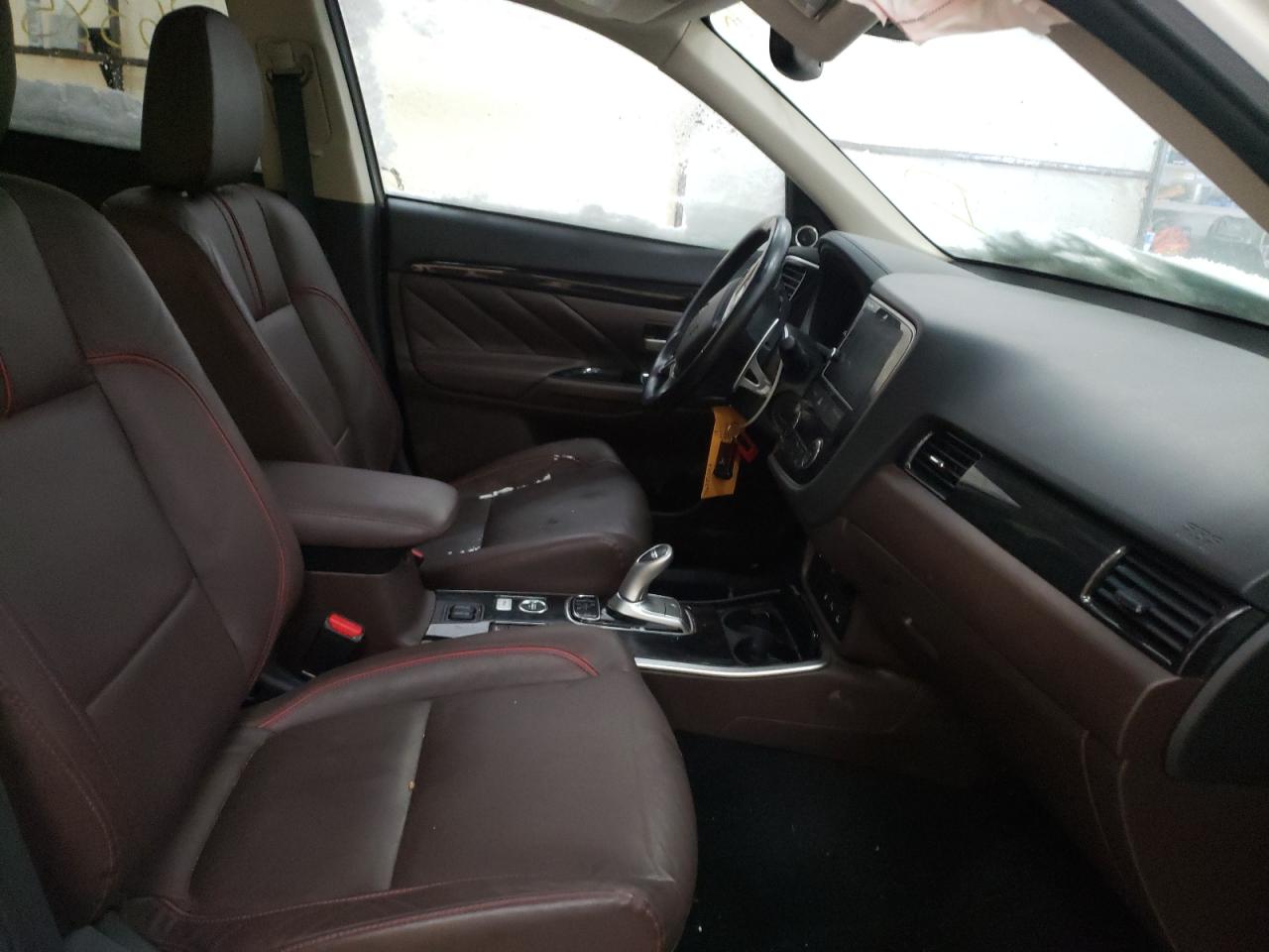 Photo 5 from auction – 2018 MITSUBISHI OUTLANDER with VIN JA4J24A58JZ040222