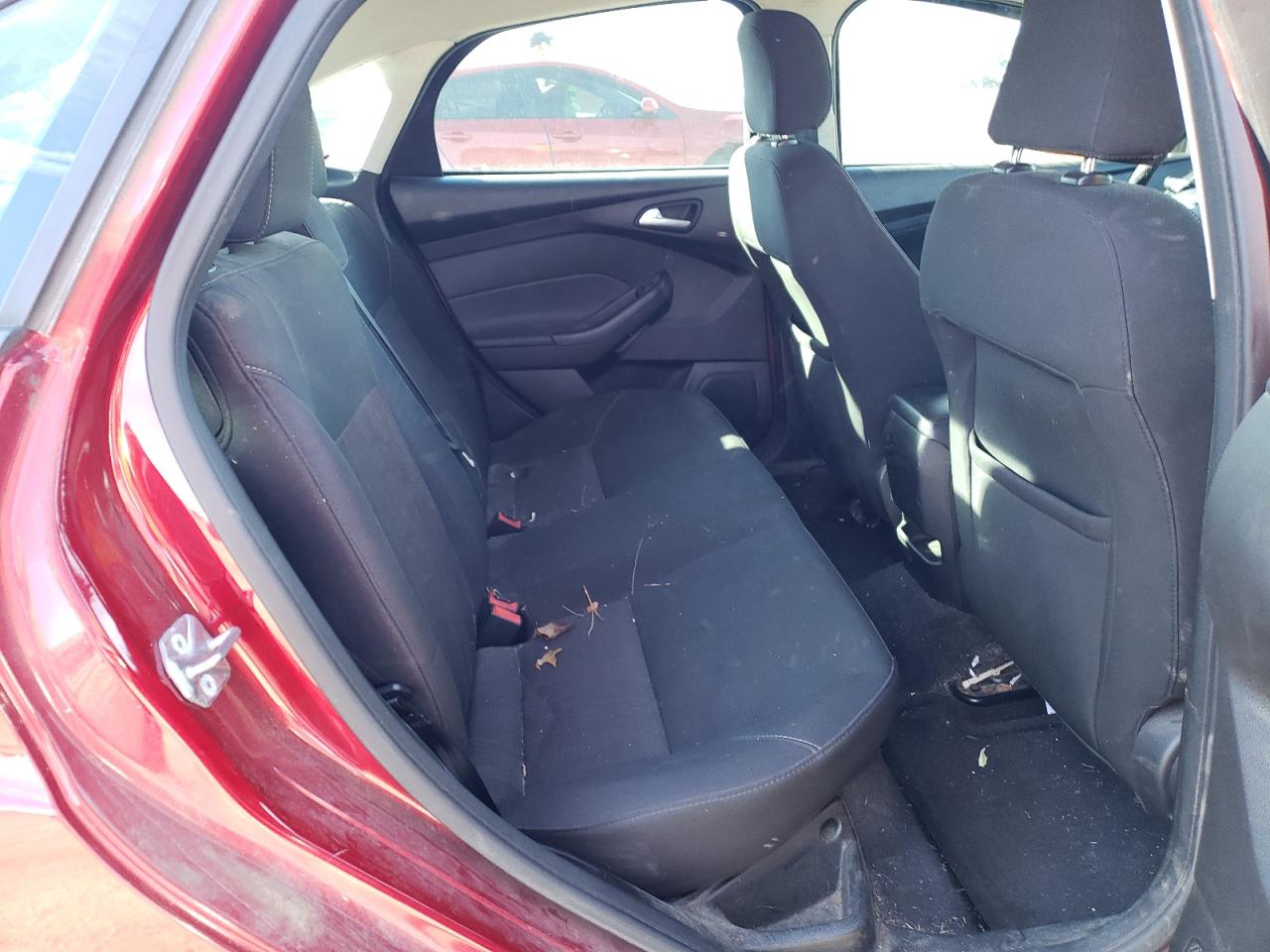 Photo 6 from auction – 2016 FORD FOCUS SE with VIN 1FADP3F21GL296846