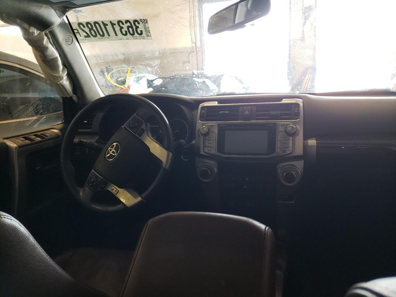 Photo 9 from auction – 2018 TOYOTA 4RUNNER SR with VIN JTEBU5JR5J5516071