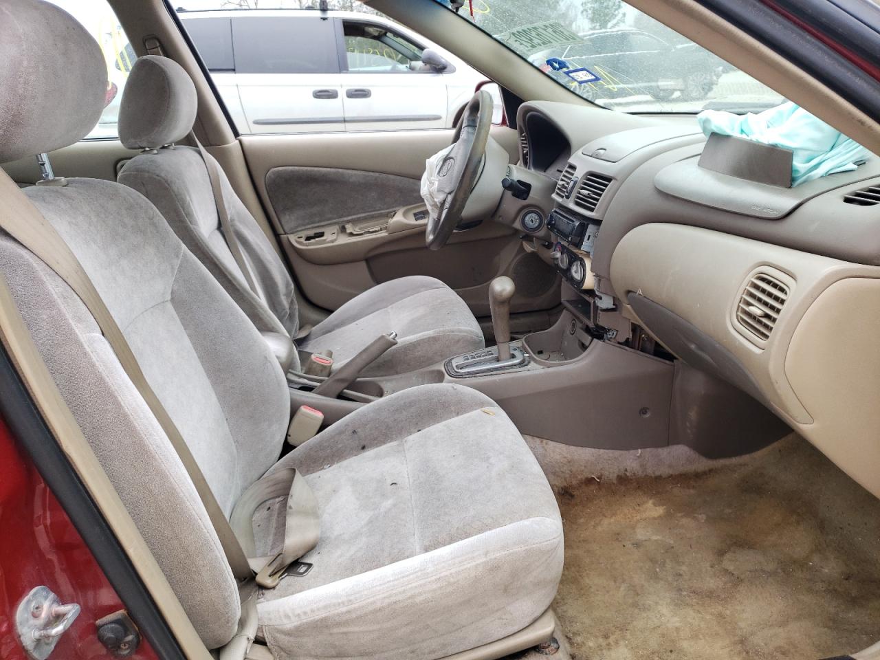 Photo 5 from auction – 2000 NISSAN SENTRA BAS with VIN 3N1CB51D0YL313850