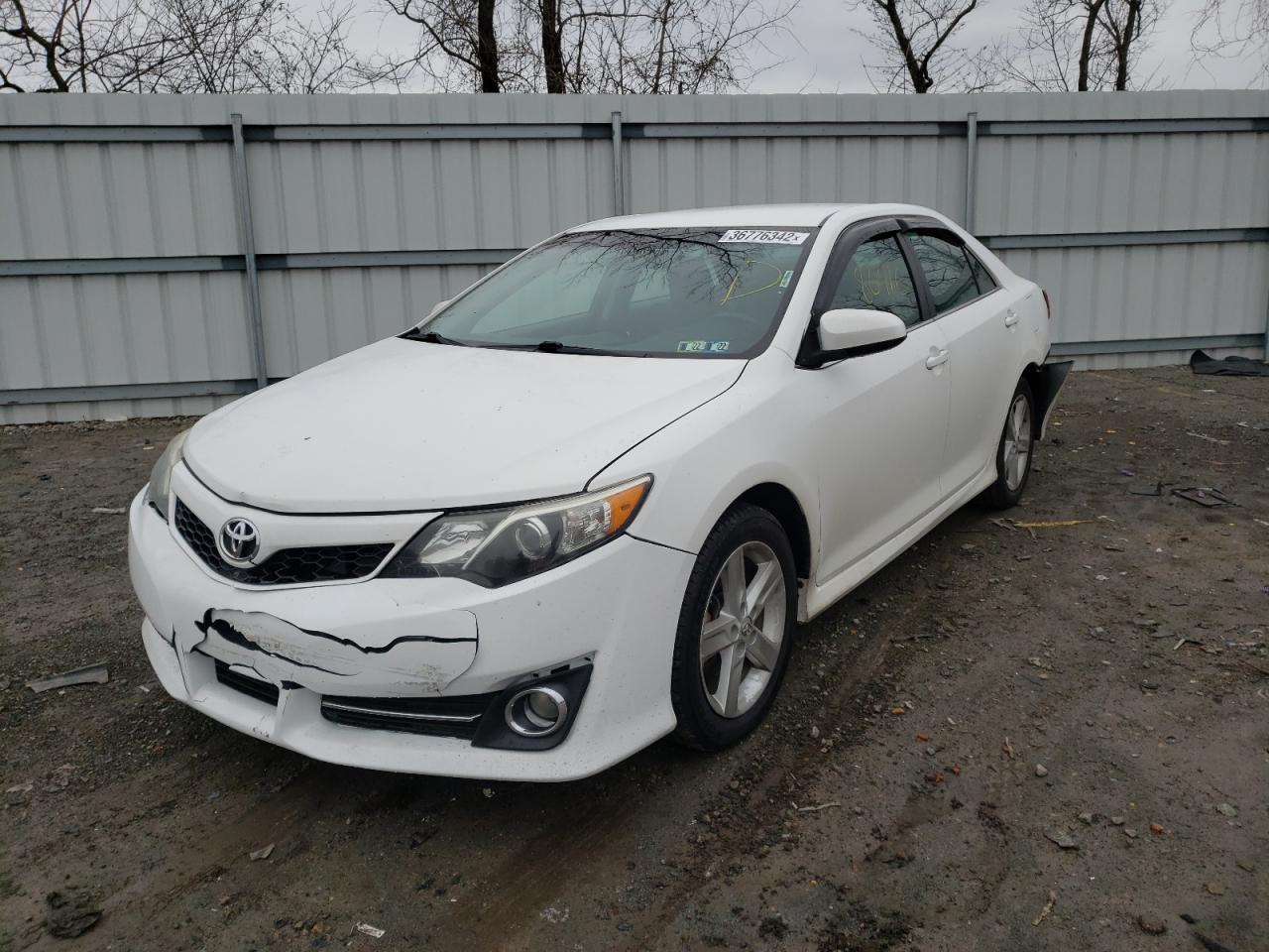 Photo 2 from auction – 2014 TOYOTA CAMRY L with VIN 4T1BF1FK1EU750962