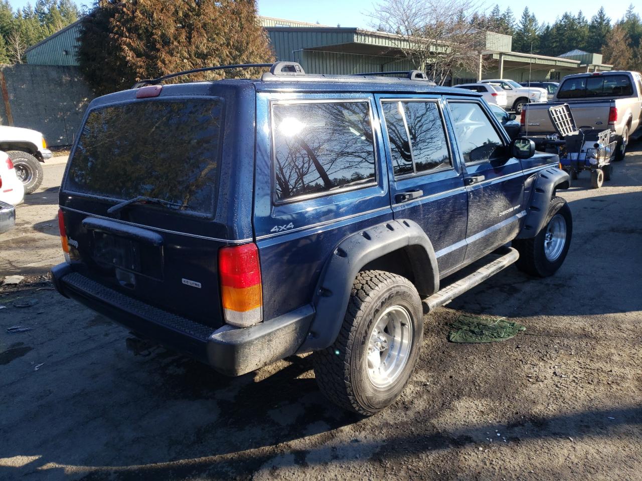 Photo 4 from auction – 2001 JEEP CHEROKEE S with VIN 1J4FF48S01L625143