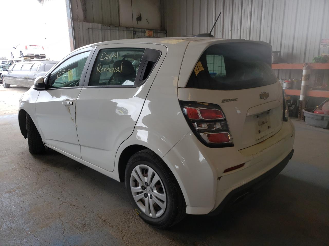 Photo 3 from auction – 2019 CHEVROLET SONIC with VIN 1G1JG6SB6K4104367