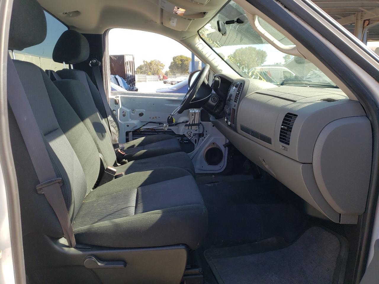 Photo 5 from auction – 2011 GMC SIERRA C15 with VIN 1GTN1TEA7BZ327595