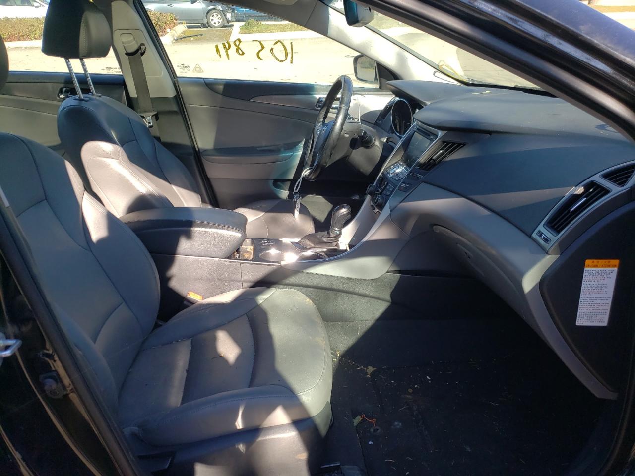 Photo 5 from auction – 2014 HYUNDAI SONATA HYB with VIN KMHEC4A40EA111490