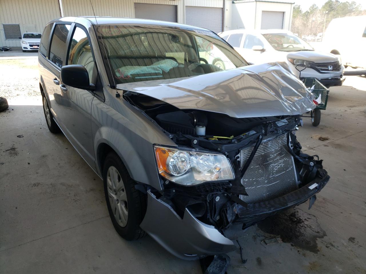 DODGE GRAND CARA 2018 with VIN 2C4RDGBG2JR138869 - Photo from auction