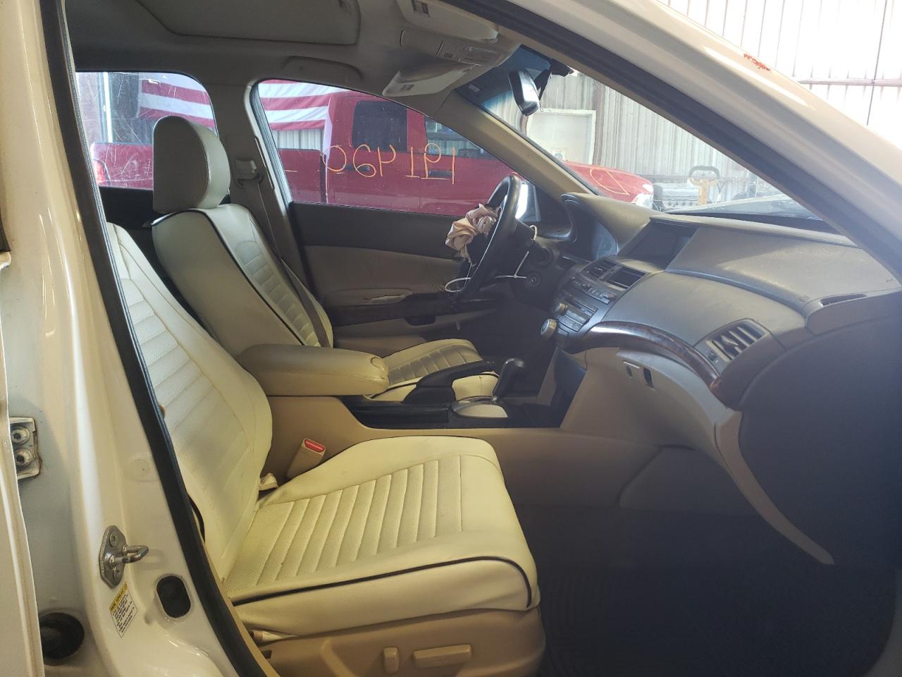 Photo 5 from auction – 2010 HONDA ACCORD with VIN 1HGCP3F86AA021553