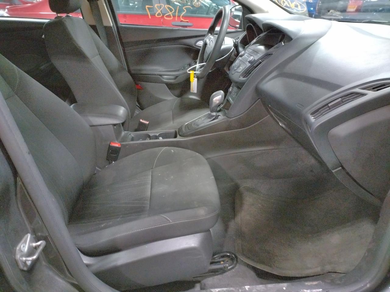 Photo 5 from auction – 2018 FORD FOCUS SE with VIN 1FADP3K22JL260323