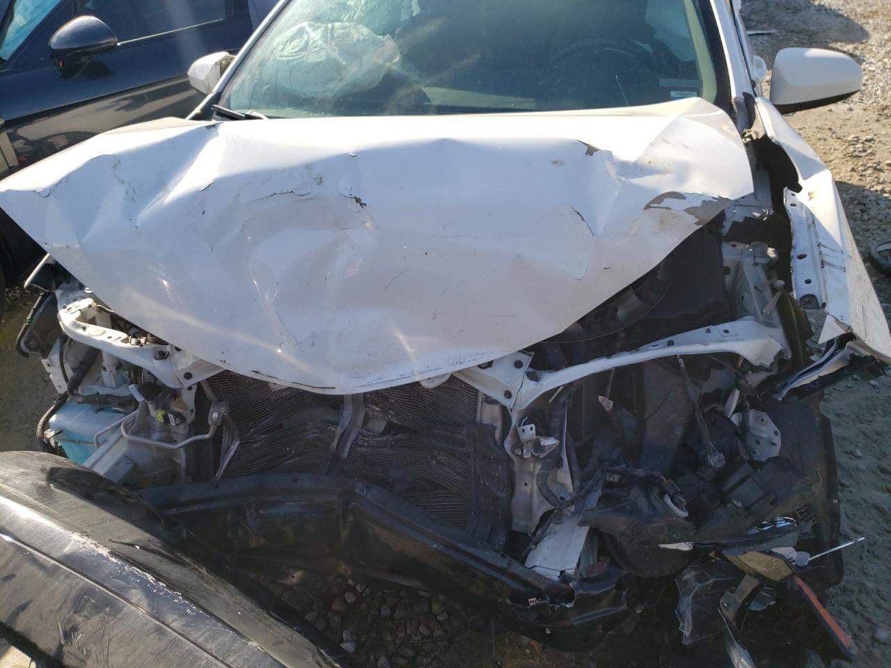 Photo 9 from auction – 2014 TOYOTA COROLLA L with VIN 5YFBURHE6EP063618