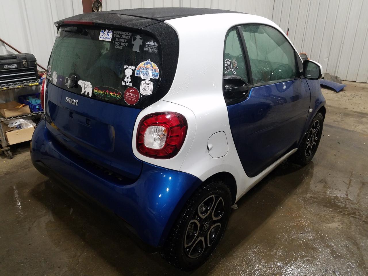 Photo 4 from auction – 2016 SMART FORTWO with VIN WMEFJ5DA9GK077473