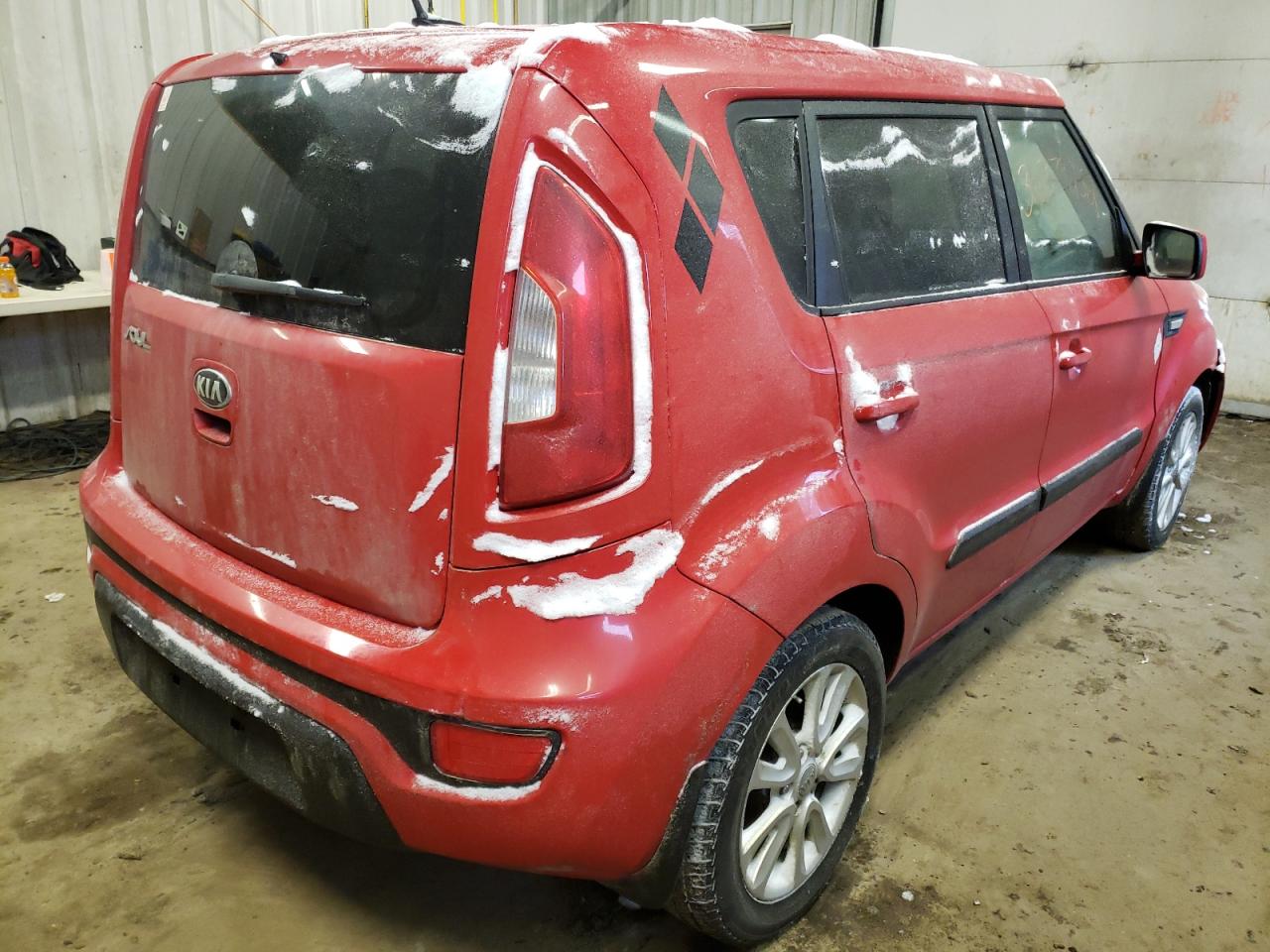 Photo 4 from auction – 2013 KIA SOUL with VIN KNDJT2A5XD7614407