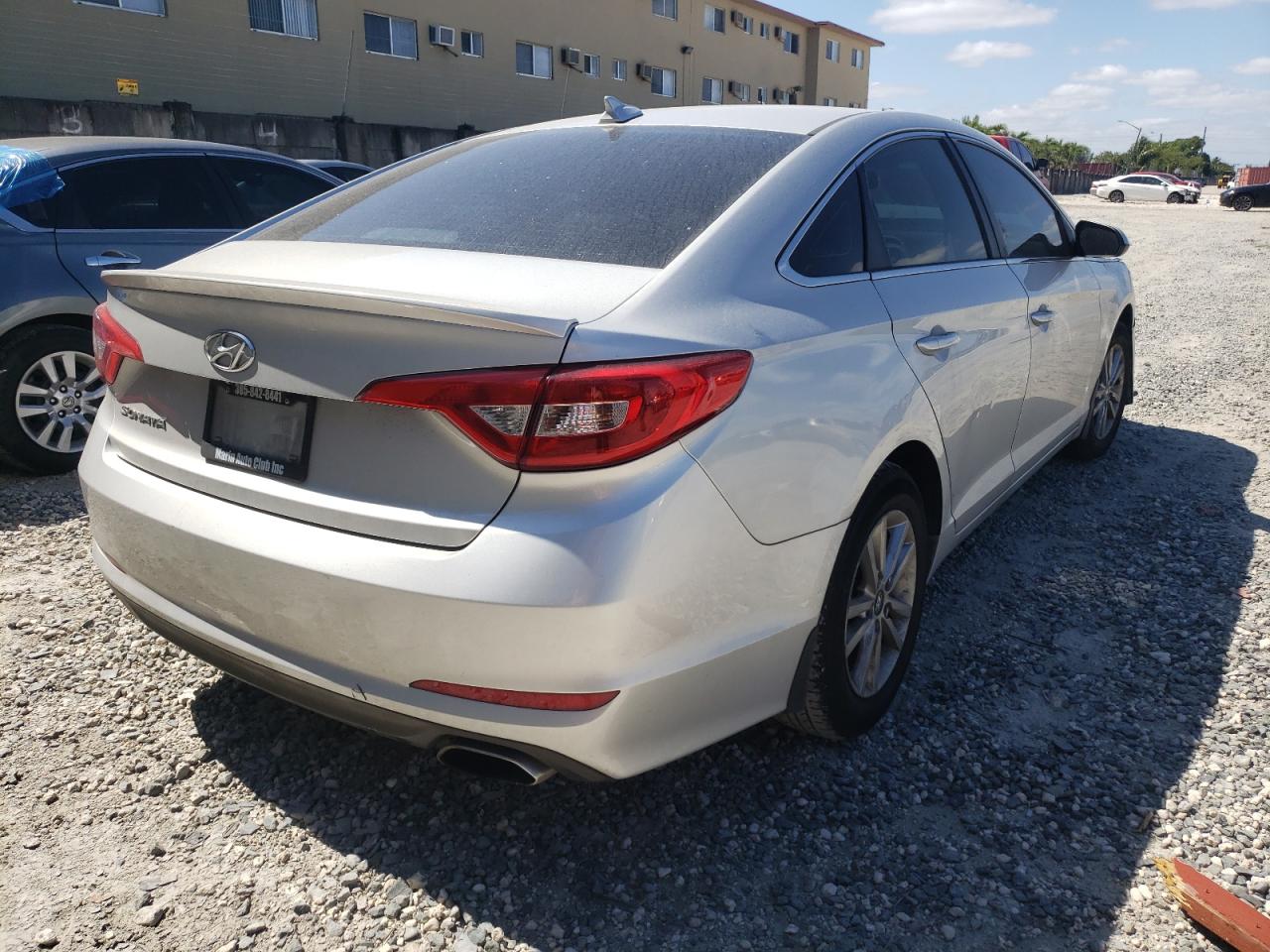 Photo 4 from auction – 2016 HYUNDAI SONATA SE with VIN 5NPE24AF6GH313819