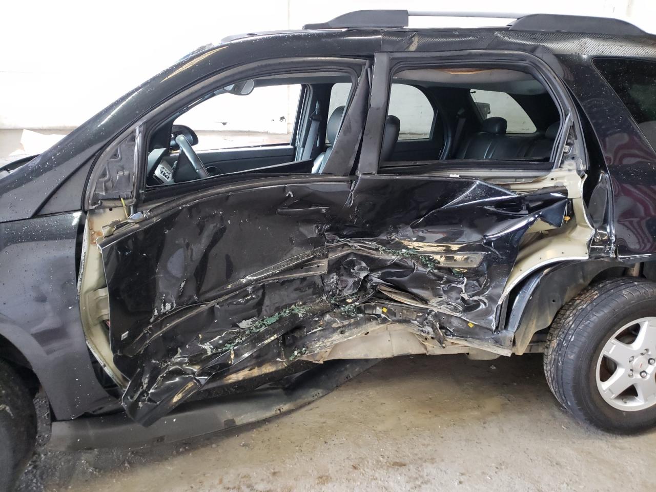 Photo 9 from auction – 2008 PONTIAC TORRENT with VIN 2CKDL33F686301653