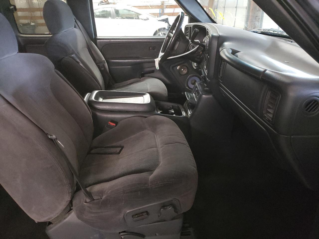 Photo 5 from auction – 2002 CHEVROLET SILVERADO with VIN 2GCEC19W021376330